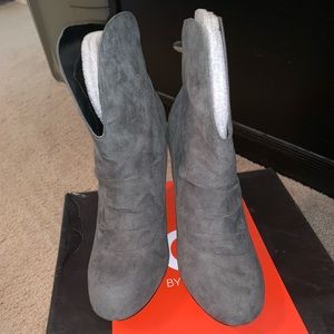 GUESS ankle boots